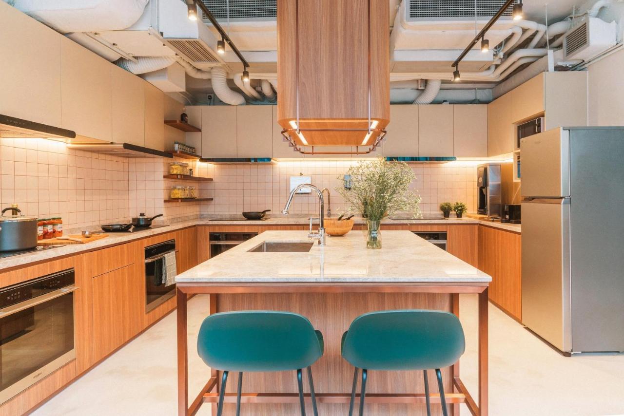 Weave Suites - Central West Гонконг Экстерьер фото